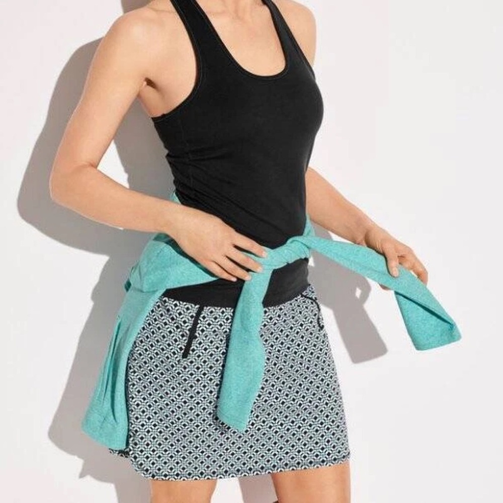 T by Talbots Everyday Stretch Diamond Geo Skort Activewear Outdoor Womens M NWT